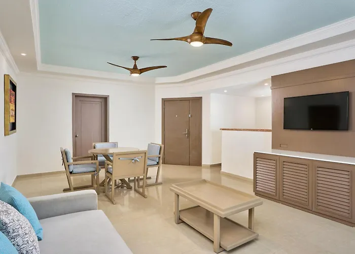 Wyndham Alltra Cancun All Inclusive Resort